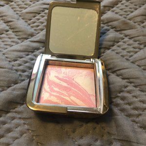 Hourglass Ambient Lighting Blush in Ethereal Glow